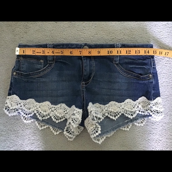 Almost Famous lace-trim denim shorts - Picture 2 of 7